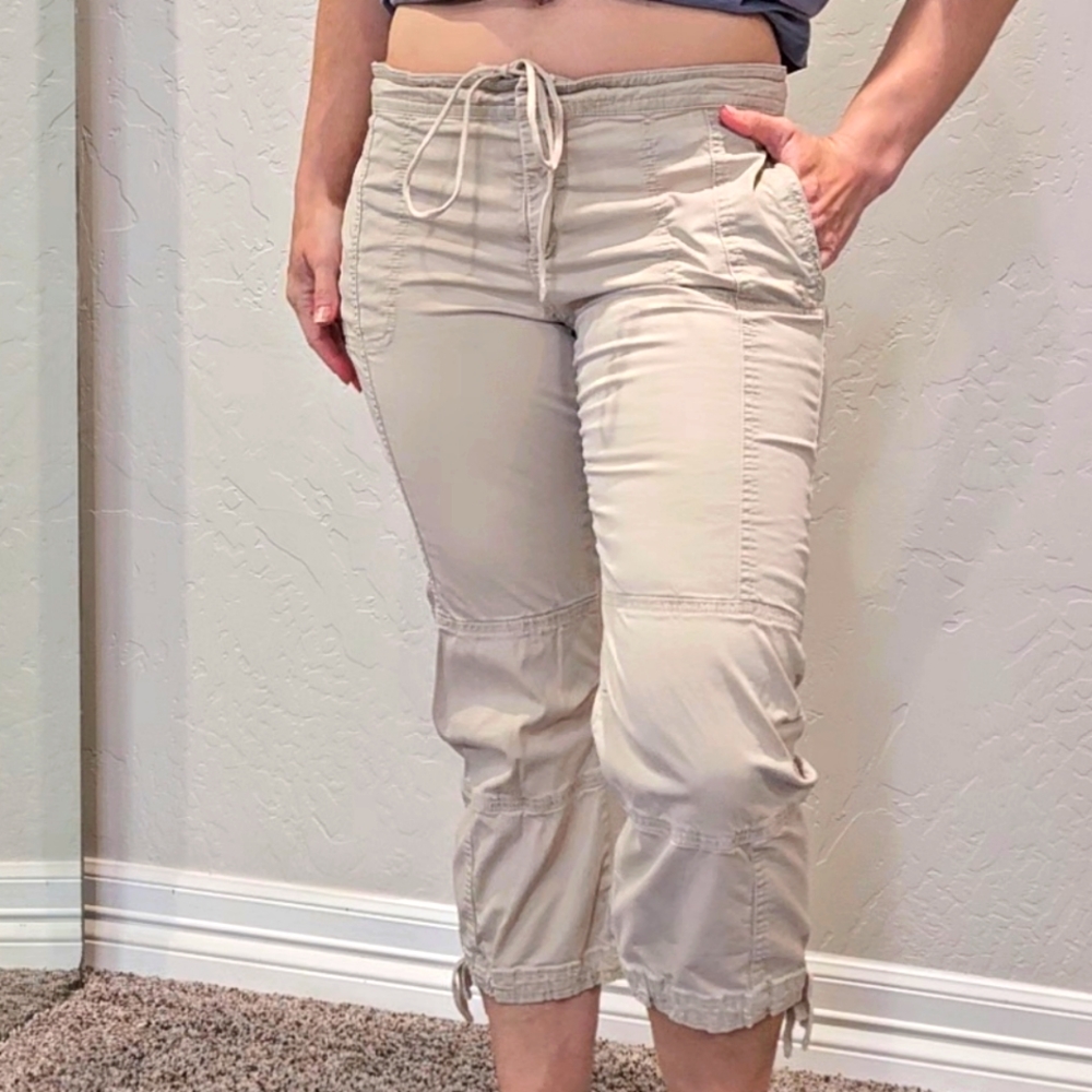 Tan capris